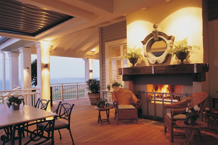 Outside dining with fireplace